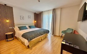 Hotel Ávila Diró